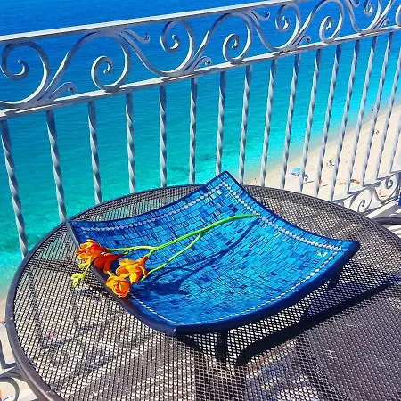 Seafront Apartmnet In Near The Sea
