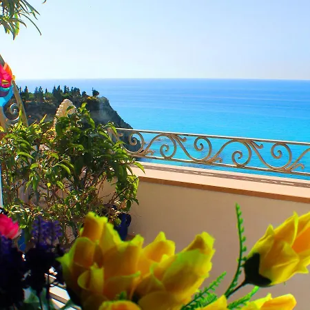 Apartment Seafront Apartmnet In Near The Sea Tropea