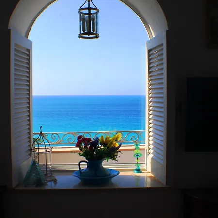 Seafront Apartmnet In Near The Sea Apartment *