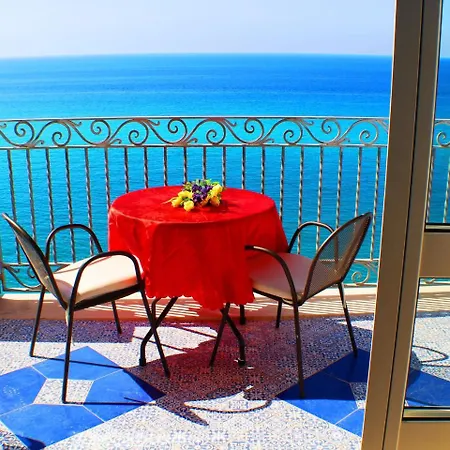 Apartment Seafront Apartmnet In Near The Sea