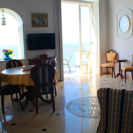 Seafront Apartmnet In Near The Sea *